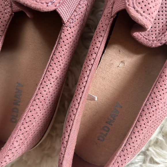 Old navy pink perforated slip on sneakers 7.5 - Picture 3 of 5